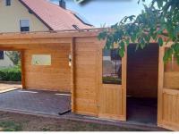 Gartenhaus mit Carport aus Holz 2