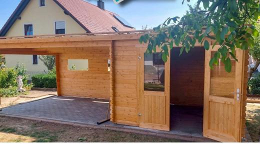 Gartenhaus mit Carport aus Holz 2