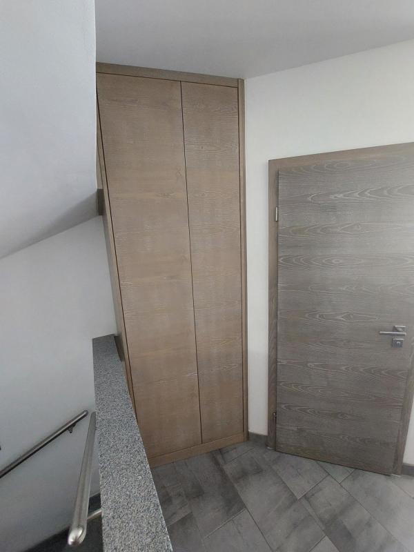 EInbauschrank Garderobe mit Tip on Öffnung