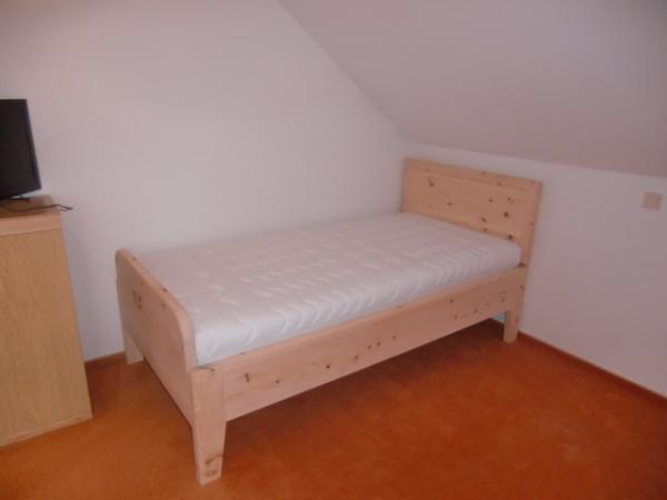 Zirbenbett Einzelbett