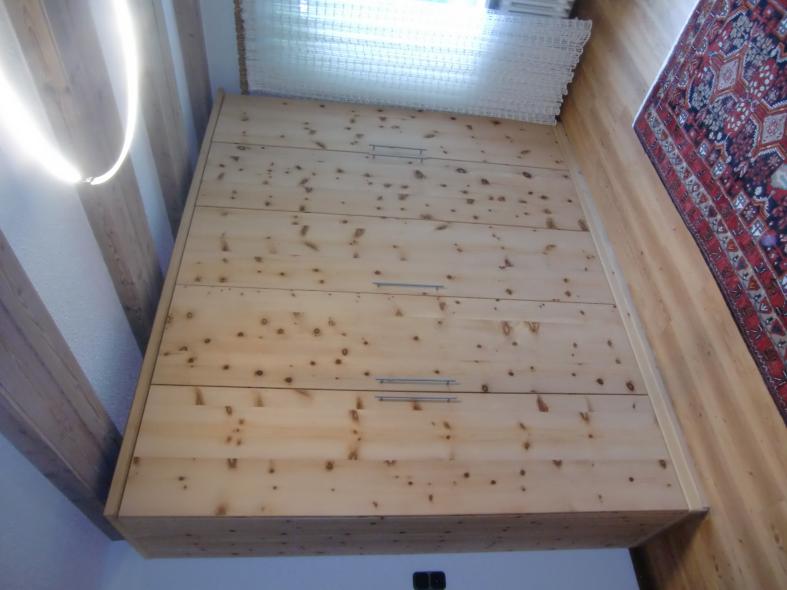 Zirbenschrank fünftürig