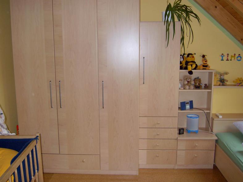 Schrank 3-türig Schlafzimmer