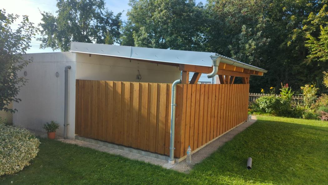 Rückseite Carport aus Holz
