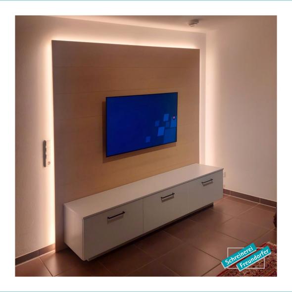Wohnwand modern mit LED Beleuchtung