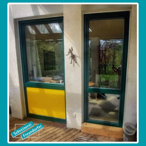 Holzfenster-Renovierung mit Aluminium-Außenschale in moosgrün