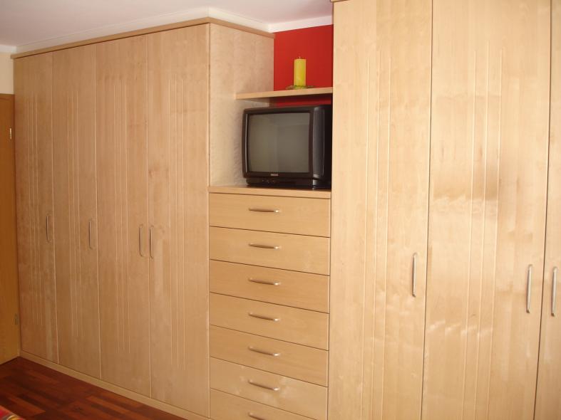Kleiderschrank Schrank