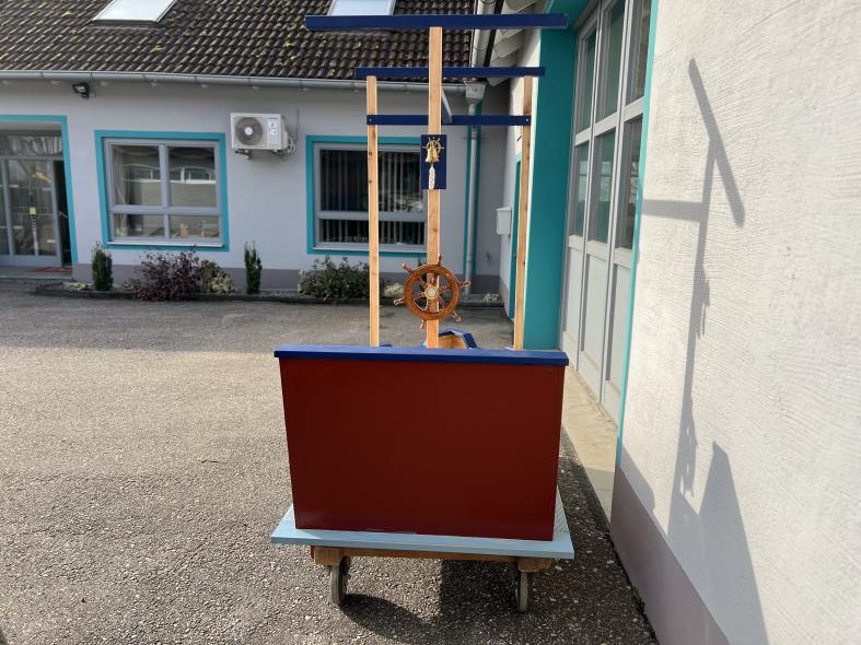 Sandkasten Schiff Rückansicht