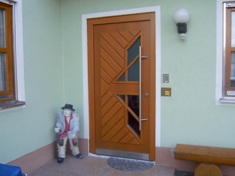 Holzhaustüre Milchverglasung dreieckige Form