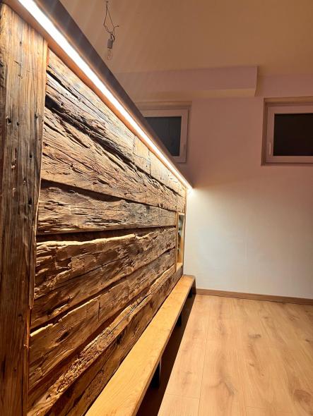 Altholz Bar 8