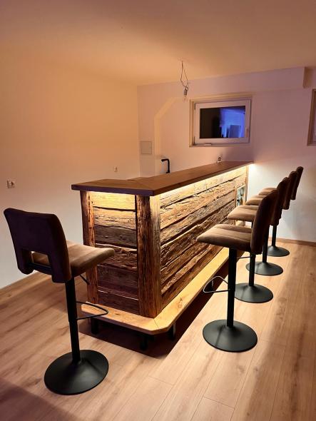 Altholz Bar mit Stühle 2