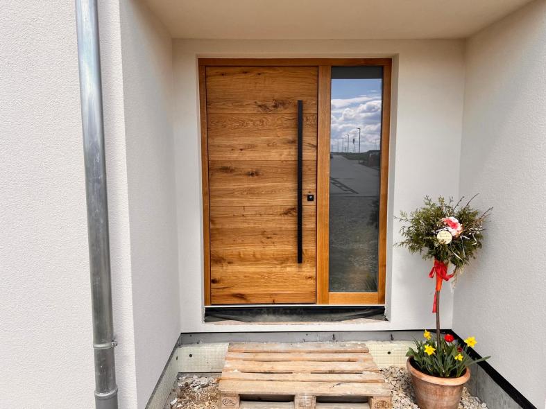 Holzhaustüre mit Seitenteil in Holz